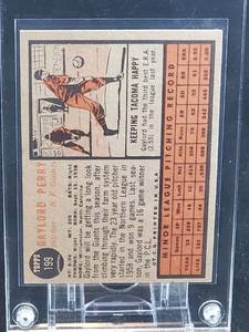 lot 53 image: 1962 Topps Baseball Gaylord Perry Rookie Card #199