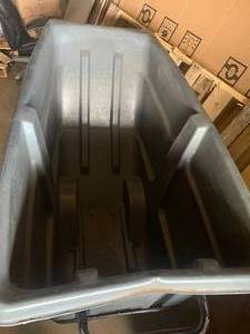 lot 1 image: Utility Cart