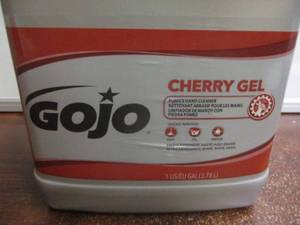 lot 119 image: Gojo Cherry Pumice Gel