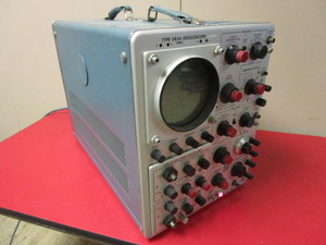 lot 721 image: TEKTRONIX OSCILLOSCOPE, TYPE 585A