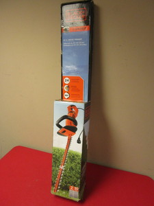 lot 741 image: BLACK & DECKER 24 CORDED HEDGE TRIMMER - NEW