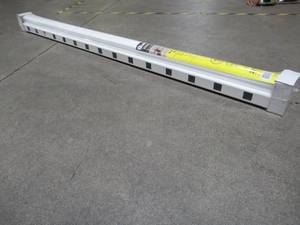 lot 844 image: Fiberon Deluxe 6 White Composite Top & Bottom Deck Rail. RLPK72INDELUXE WH