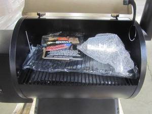lot 523 image: Traeger Pro Series 22 Pellet Grill in Bronze TFB57PZB