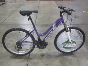 lot 30 image: Roadmaster 24 Girls Granite Peak Bike, Purple