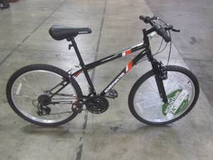 lot 31 image: Roadmaster 24 Boys Bike Granite Peak, Black