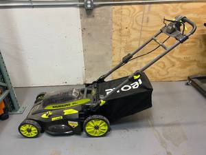 lot 55 image: RYOBI 20 in. 40-Volt 6.0 Ah Lithium-Ion Battery Brushless Cordless Walk Behind Self-Propelled Lawn Mower