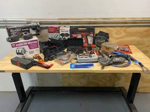 lot 72 image: Various Tools and gadgets