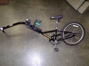 lot 84 image: Tag Along Bike