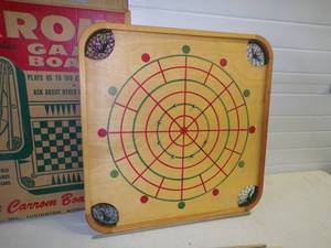 lot 10 image: Vintage Carrom Board Game
