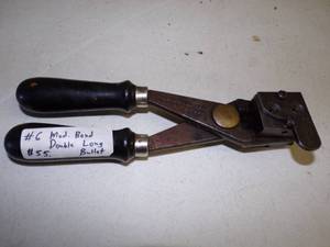 lot 18 image: Lead Bullet Mold # 6 Mod. Bond Double Long Bullet