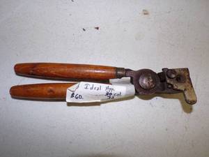 lot 23 image: Lead Bullet Mold 30 - 32 Cal