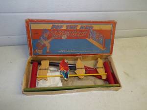lot 39 image: Vintage Pop the Target Game