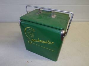 lot 41 image: Vintage Snackmaster Cooler
