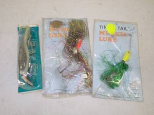 lot 58 image: 3 Musky Fishing Lures