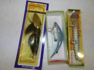 lot 62 image: 3 Musky Fishing Lures