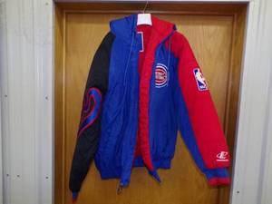 lot 64 image: Detroit Pistons Jacket Large