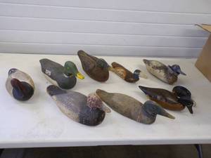 lot 66 image: 8 Vintage Duck Decoys