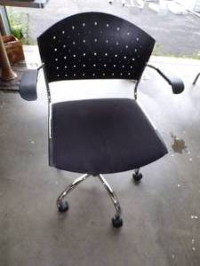 lot 74 image: Office Chair