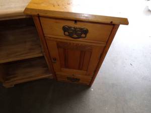 lot 98 image: Pair of Side Tables