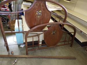 lot 99 image: Vintage Metal Bed Head and Foot board with frame