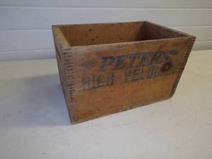 lot 138 image: Peters Ammunition Box