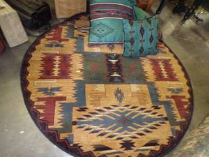 lot 153 image: Rug with 3 Pillows