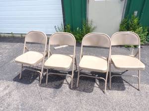 lot 167 image: 4 Folding Chairs