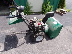 lot 177 image: Ranch King 8 Hp 26 Snow Blower