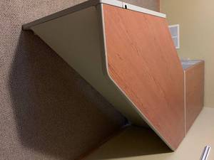 lot 200 image: Large Desk