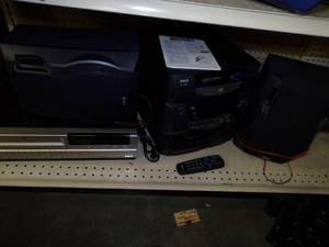 lot 205 image: RCA 5 Disk CD Player and VCR