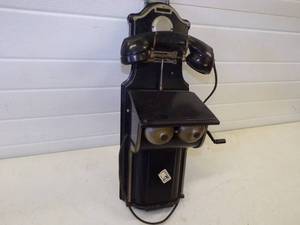 lot 236 image: Vintage Telephone