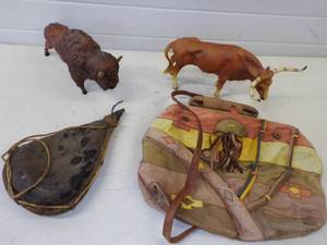 lot 249 image: Vintage Flask, Large Purse and Dcor