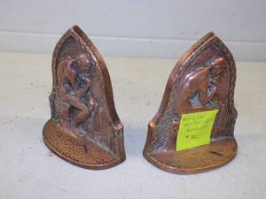 lot 250 image: Bronze Book Ends