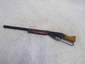 lot 316 image: Model 75 Daisy Scout BB Gun