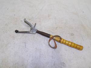 lot 321 image: Clay Pigeon Thrower