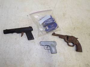lot 323 image: Cap Gun with Toy Guns and Caps
