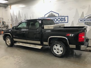 lot 3 image: 2007 Chevy Silverado LT 4x4 -No Reserve-