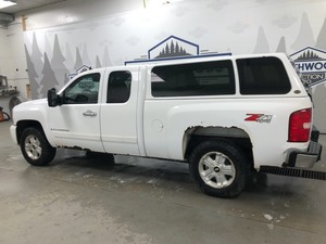 lot 4 image: 2008 Chevy Silverado LT 4x4 -No Reserve-