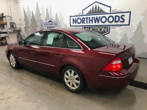 lot 3 image: 2005 Ford Five Hundred Limited -No Reserve-