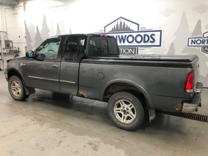 lot 5 image: 2003 Ford F150 Heritage Edition 4x4 -No Reserve-
