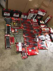 lot 3 image: PALLET OF HUSKY TOOLS SEE PICS