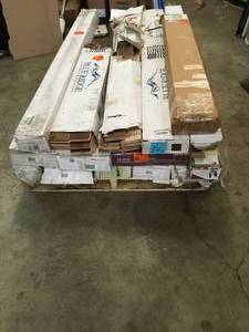 lot 14 image: MIXED PALLET OF ASSORTED FLOORING SEE PICS