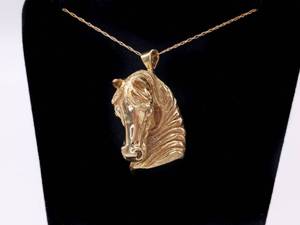 lot 32 image: Heavy 14k Horse Bust Motif Estate Pendant 10.3 Grams