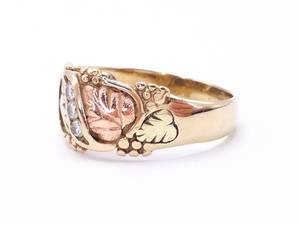 lot 47 image: Black Hills Gold and Diamond Estate Ring