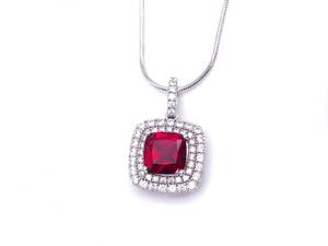 lot 80 image: Stunning and Vibrant Red and White Estate Necklace