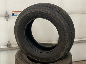lot 8 image: (4) Continental Truck Tires