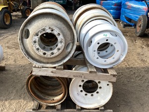 lot 18 image: (2) Pallets Of Commercial Vehicle Wheels