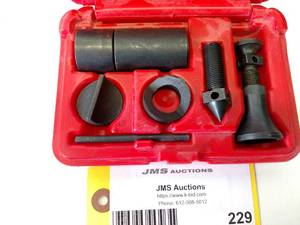 lot 229 image: Precision Screw Jack...