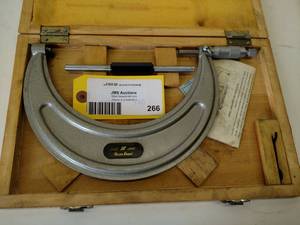 lot 266 image: Chuan 7-8 Micrometer...