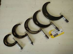 lot 267 image: Starrett 1-6 Micrometer Set...